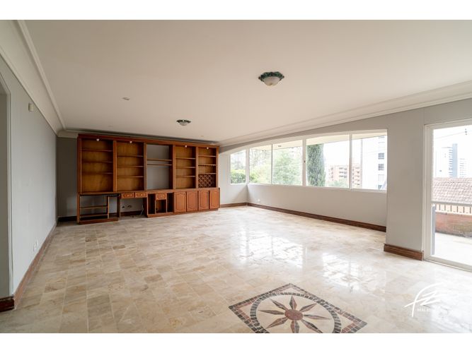 Casa de 5 alcobas en venta en San Lucas, Medellín, 504 m² · foto 11 de 24