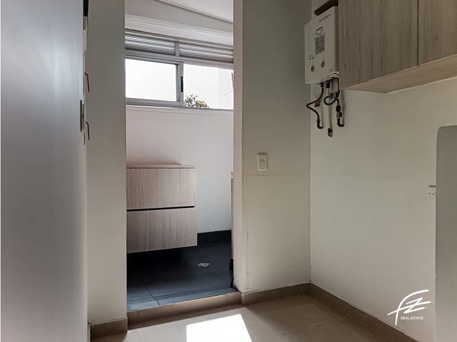 Apartamento en venta en El Poblado, Medellín · foto 6 de 24