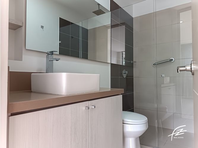 Apartamento en venta en El Poblado, Medellín · foto 13 de 24