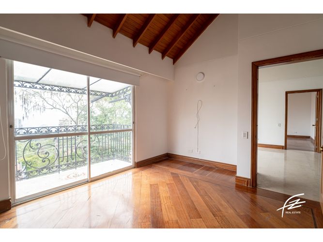 Casa de 5 alcobas en venta en San Lucas, Medellín, 504 m² · foto 22 de 24
