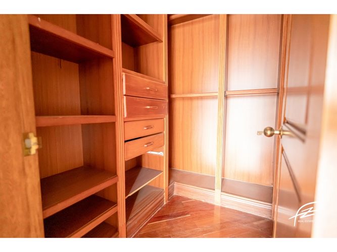 Casa de 5 alcobas en venta en San Lucas, Medellín, 504 m² · foto 23 de 24