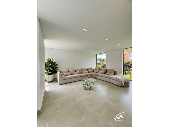 Casa de 6 alcobas en venta en Llano Grande, Rionegro, 1100 m² · foto 23 de 24