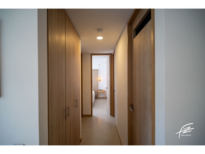 Apartaestudio en venta en El Poblado, Medellín, 64 m² · foto 9 de 18