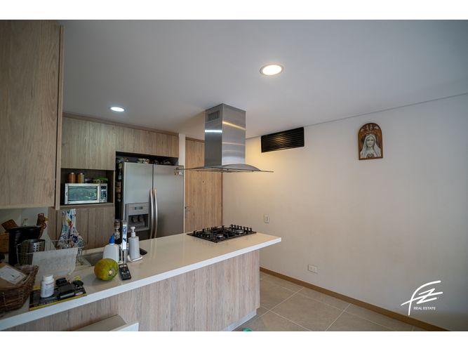 Apartaestudio en venta en El Poblado, Medellín, 64 m² · foto 10 de 18