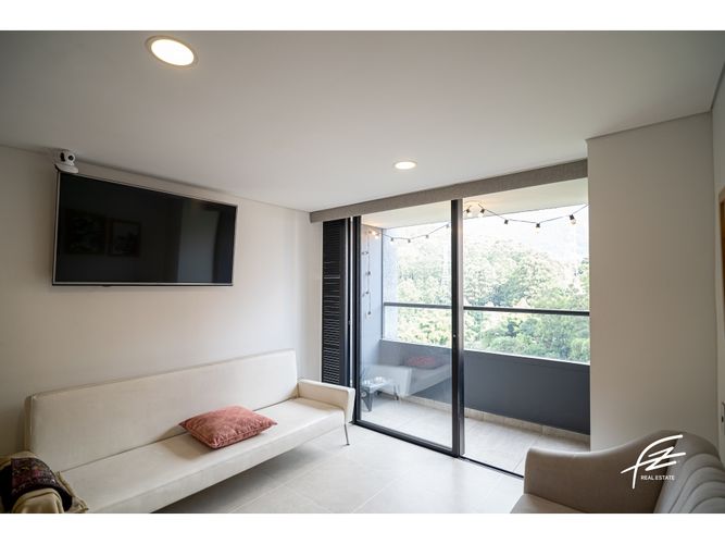 Apartaestudio en venta en El Poblado, Medellín, 64 m² · foto 11 de 18
