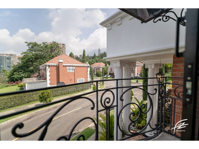 Casa de 6 alcobas en venta en El Poblado, Medellín, 456 m² · foto 7 de 24