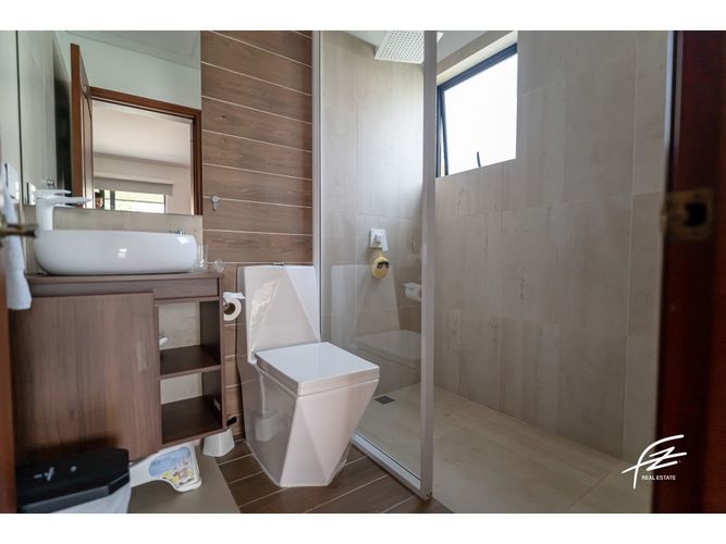 Casa de 6 alcobas en venta en El Poblado, Medellín, 456 m² · foto 9 de 24