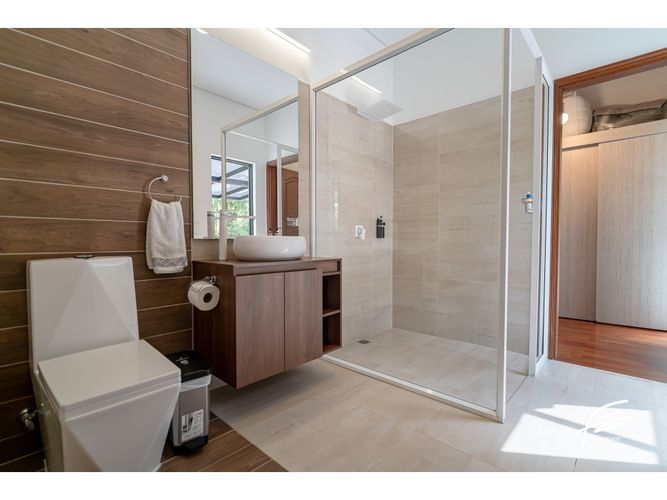 Casa de 6 alcobas en venta en El Poblado, Medellín, 456 m² · foto 18 de 24