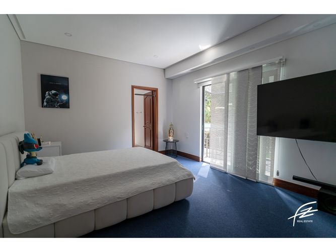 Casa de 6 alcobas en venta en El Poblado, Medellín, 456 m² · foto 21 de 24