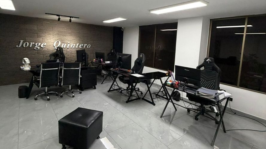 Oficina en venta en Florida Alto, Armenia, 91 m² · foto 2 de 8