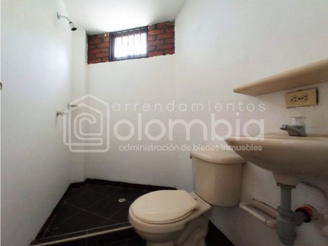 Casa de 3 alcobas en venta en Loma Del Chocho, Envigado, 160 m² · foto 3 de 15