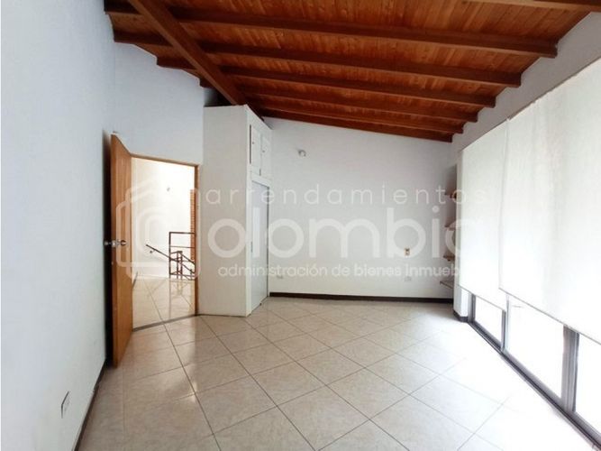 Casa de 3 alcobas en venta en Loma Del Chocho, Envigado, 160 m² · foto 5 de 15