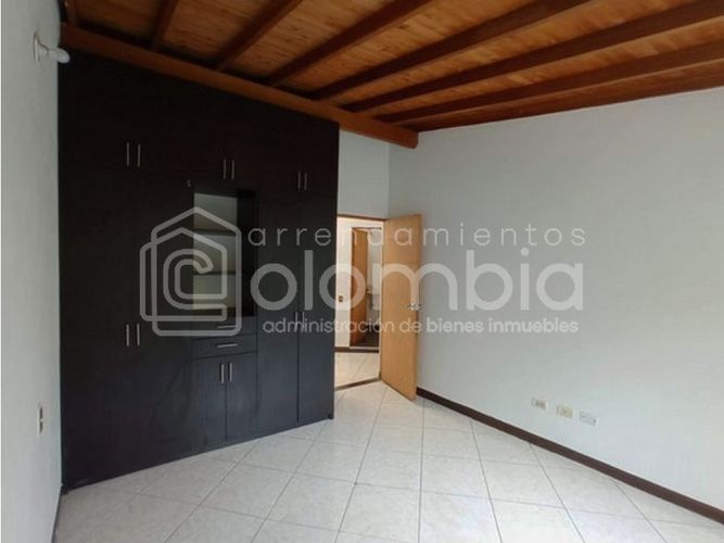 Casa de 3 alcobas en venta en Loma Del Chocho, Envigado, 160 m² · foto 8 de 15