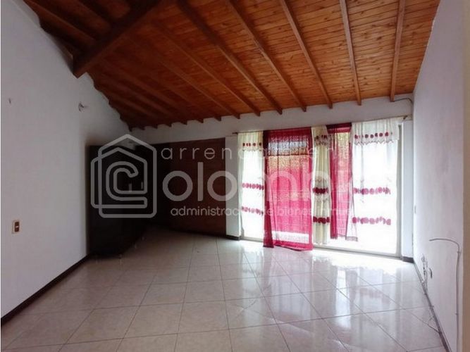Casa de 3 alcobas en venta en Loma Del Chocho, Envigado, 160 m² · foto 9 de 15