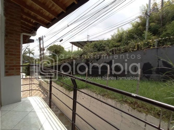 Casa de 3 alcobas en venta en Loma Del Chocho, Envigado, 160 m² · foto 10 de 15
