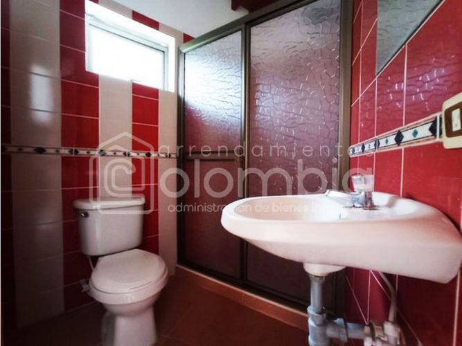 Casa de 3 alcobas en venta en Loma Del Chocho, Envigado, 160 m² · foto 11 de 15