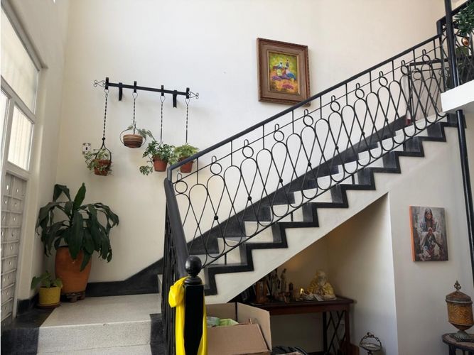 Casa de 4 alcobas en arriendo en Laureles, Medellín, 365 m² · foto 4 de 24