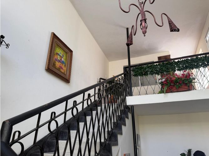 Casa de 4 alcobas en arriendo en Laureles, Medellín, 365 m² · foto 5 de 24