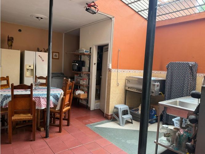 Casa de 4 alcobas en arriendo en Laureles, Medellín, 365 m² · foto 7 de 24