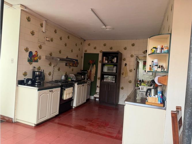 Casa de 4 alcobas en arriendo en Laureles, Medellín, 365 m² · foto 10 de 24