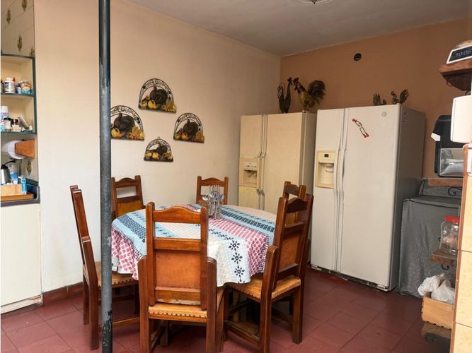 Casa de 4 alcobas en arriendo en Laureles, Medellín, 365 m² · foto 11 de 24