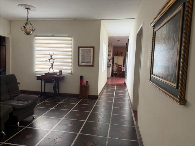 Casa de 4 alcobas en arriendo en Laureles, Medellín, 365 m² · foto 16 de 24
