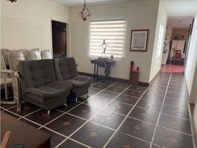Casa de 4 alcobas en arriendo en Laureles, Medellín, 365 m² · foto 17 de 24