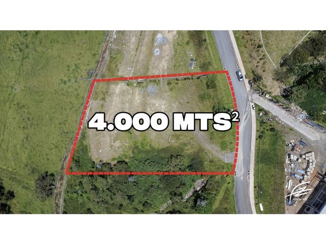 Lote en venta en El Poblado, Medellín, 4000 m² · foto 2 de 12