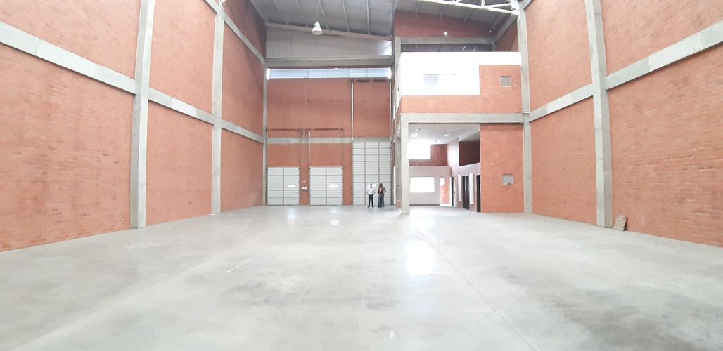 Bodega en arriendo en Zona Industrial, Cali, 727 m² · foto 2 de 19