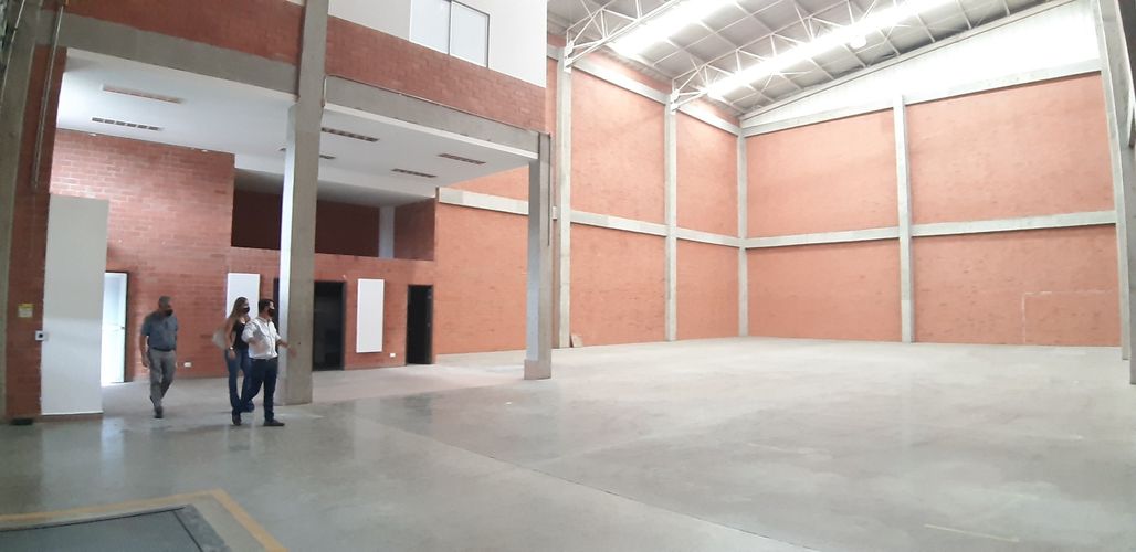 Bodega en arriendo en Zona Industrial, Cali, 727 m² · foto 8 de 19