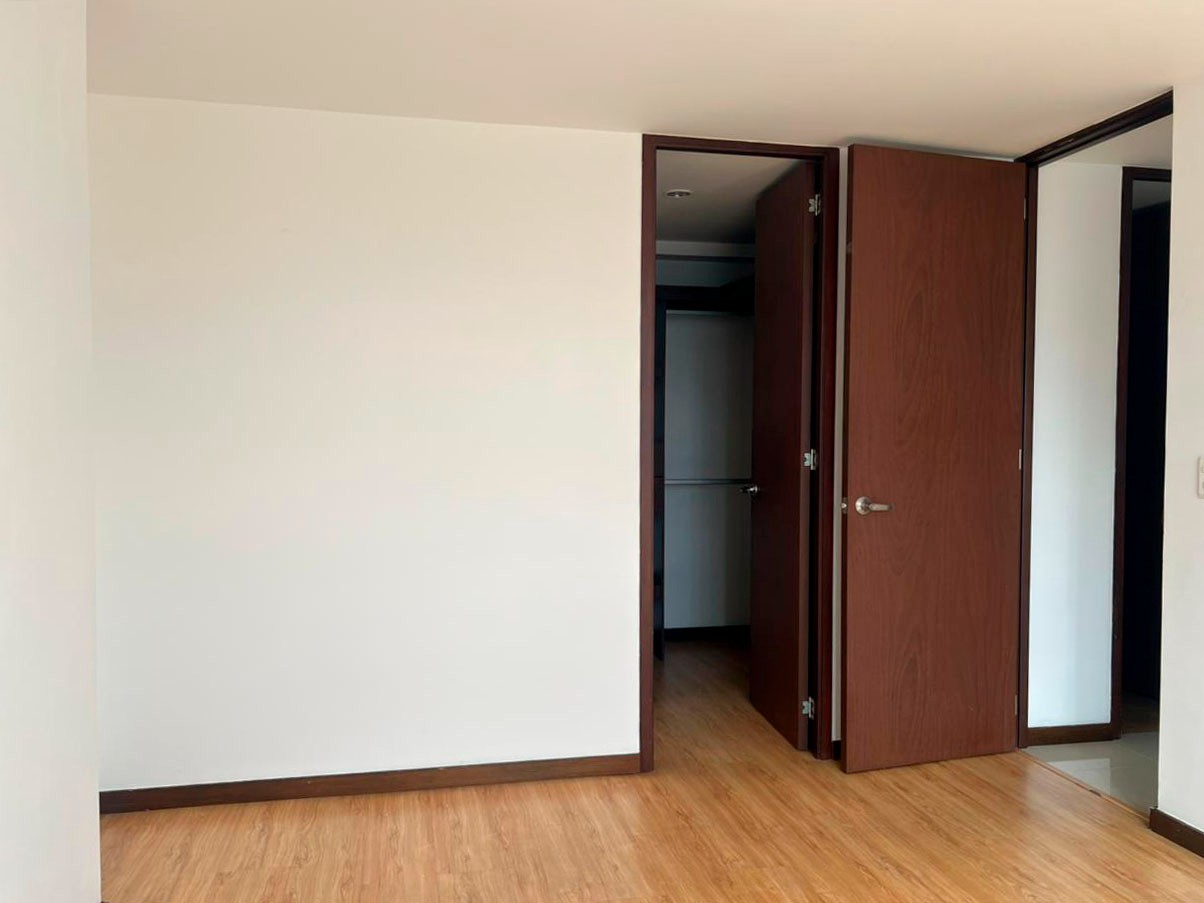 Apartamento en venta en Loma Benedictinos, Medellín · foto 13 de 16
