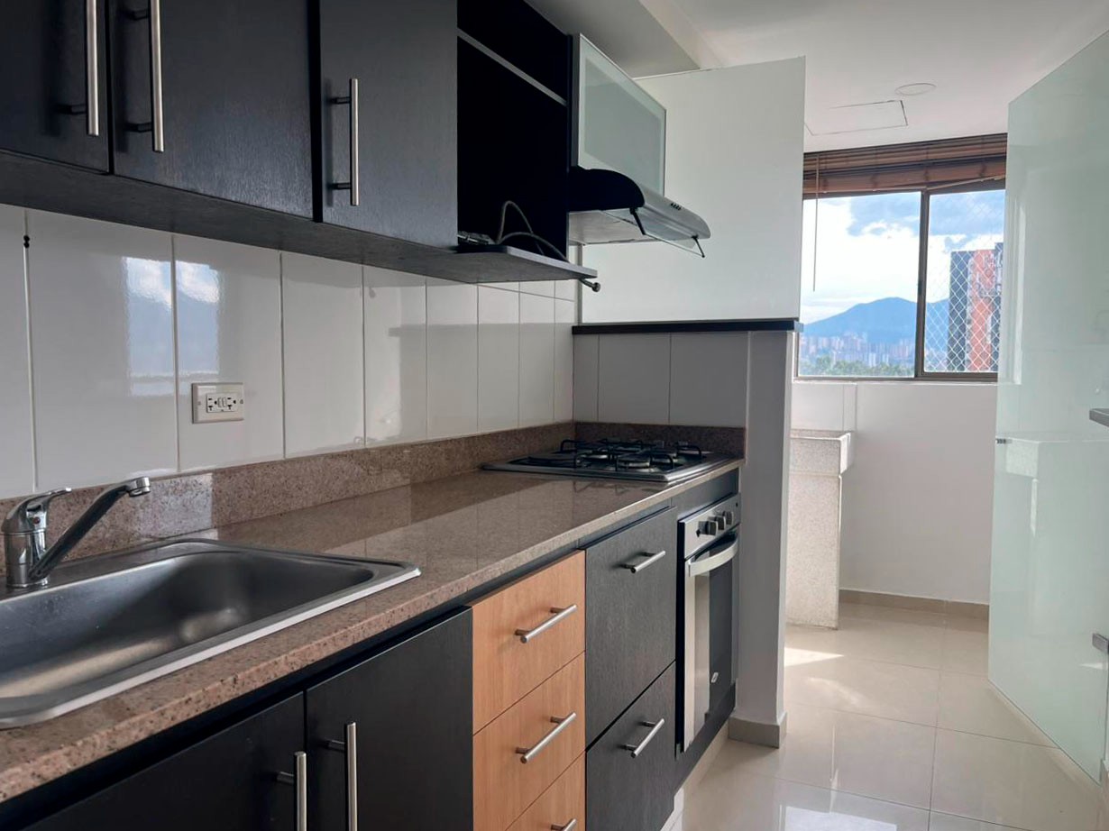 Apartamento en venta en Loma Benedictinos, Medellín · foto 7 de 16