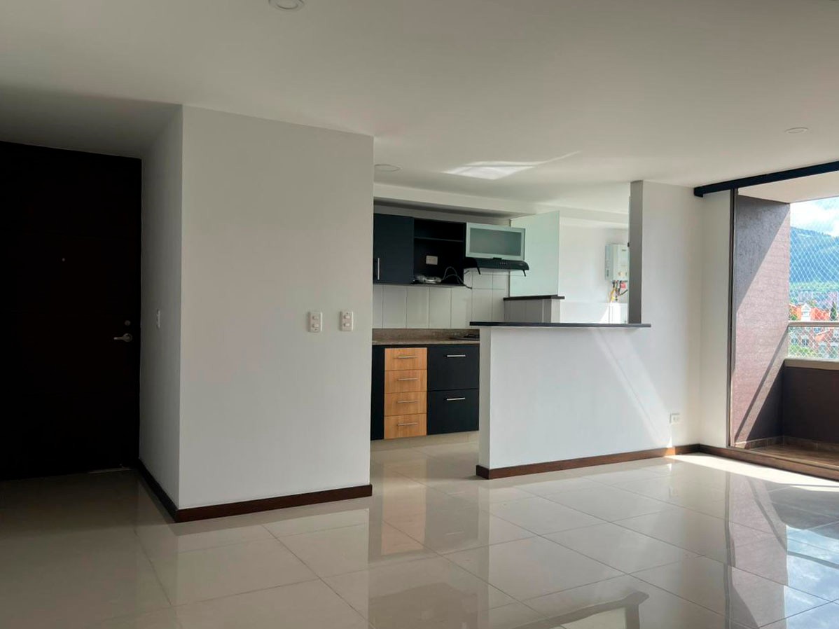 Apartamento en venta en Loma Benedictinos, Medellín · foto 4 de 16