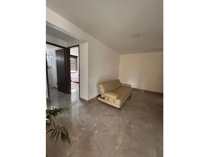 Edificio en venta en Champagnat, Cali, 750 m² · foto 8 de 24
