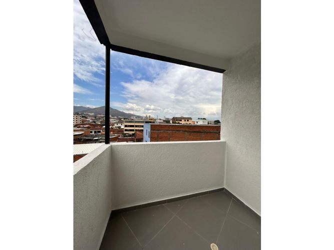 Edificio en venta en Champagnat, Cali, 750 m² · foto 10 de 24