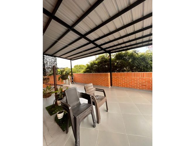 Edificio en venta en Champagnat, Cali, 750 m² · foto 16 de 24