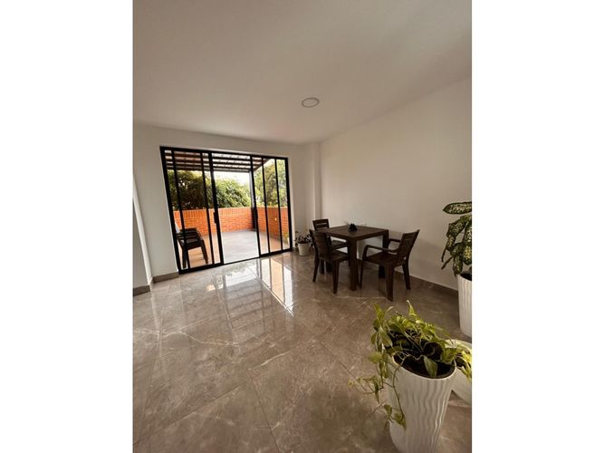 Edificio en venta en Champagnat, Cali, 750 m² · foto 19 de 24