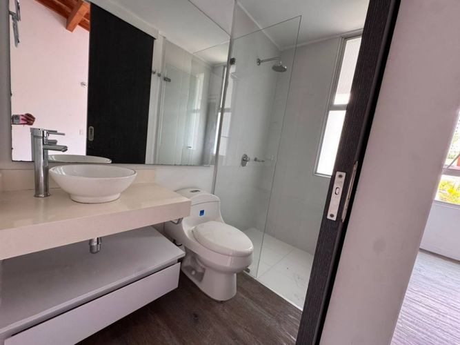 Casa de 4 alcobas en venta en El Porvenir, Rionegro, 220 m² · foto 10 de 23