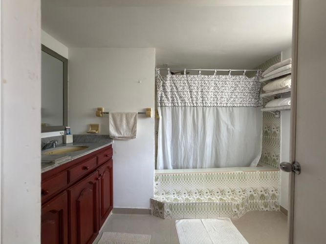 Casa de 5 alcobas en venta en El Country, Puerto Colombia, 350 m² · foto 15 de 24
