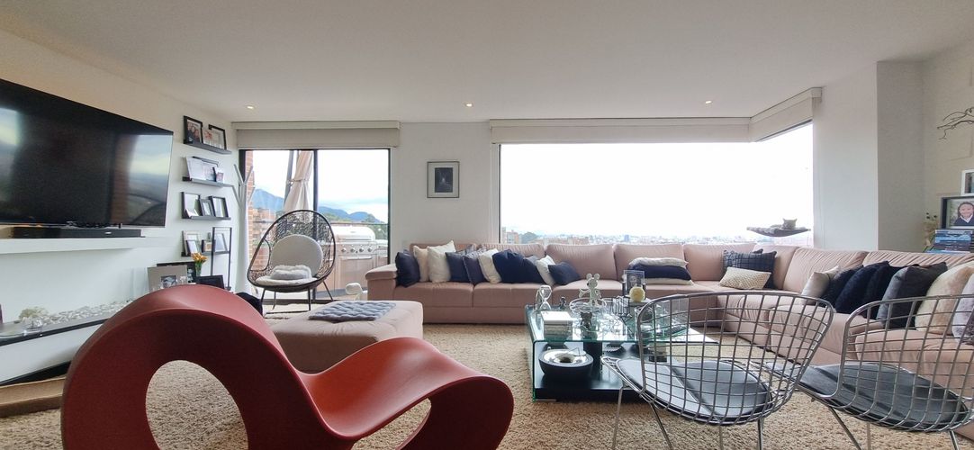 Apartamento de 3 alcobas en venta en Sierras Del Moral, Bogotá, 183 m² · foto 4 de 24
