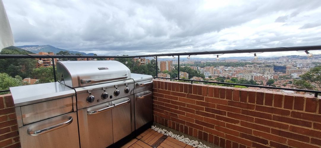 Apartamento de 3 alcobas en venta en Sierras Del Moral, Bogotá, 183 m² · foto 6 de 24