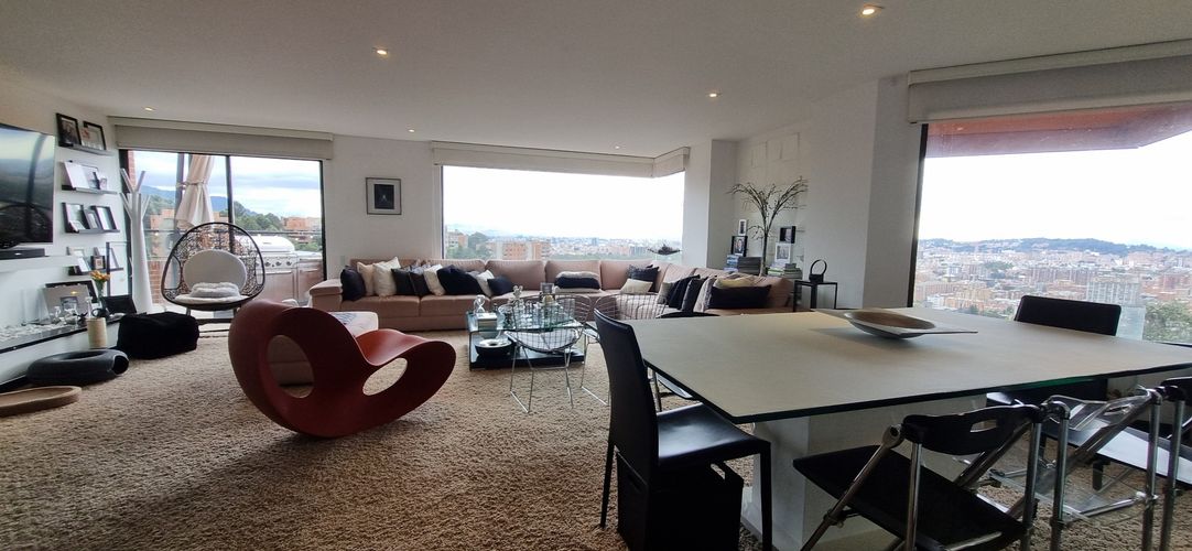 Apartamento de 3 alcobas en venta en Sierras Del Moral, Bogotá, 183 m² · foto 2 de 24