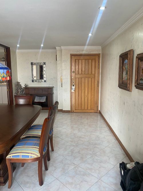 Apartamento de 3 alcobas en arriendo en El Castillo, Medellín, 121 m² · foto 5 de 24