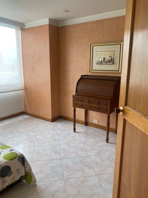 Apartamento de 3 alcobas en arriendo en El Castillo, Medellín, 121 m² · foto 15 de 24