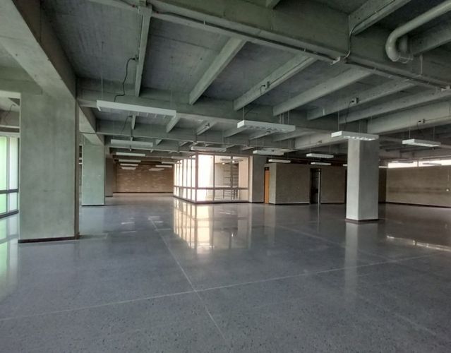 Local en arriendo en El Campestre, Medellín, 202 m² · foto 3 de 10