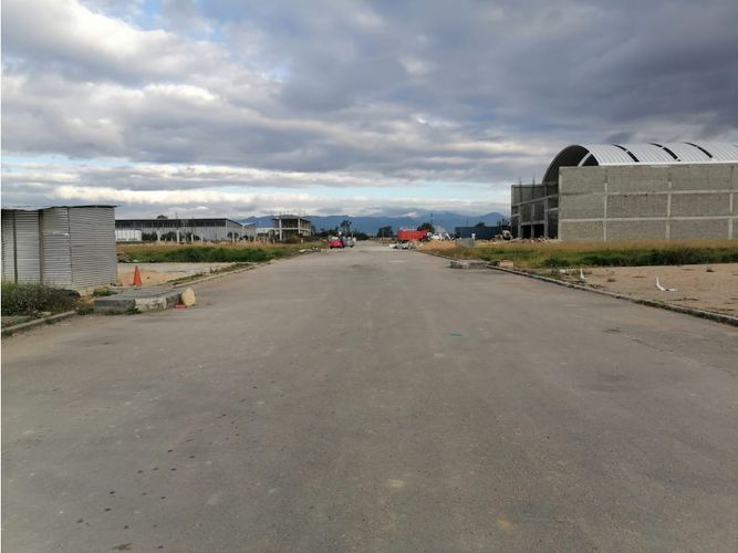 Lote en venta en Pueblo Viejo, Cota, 2025 m² · foto 2 de 3