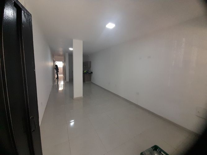 Casa de 6 alcobas en venta en El Poblado, Girón, 334 m² · foto 2 de 19