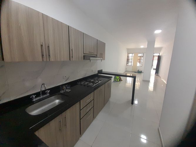 Casa de 6 alcobas en venta en El Poblado, Girón, 334 m² · foto 5 de 19