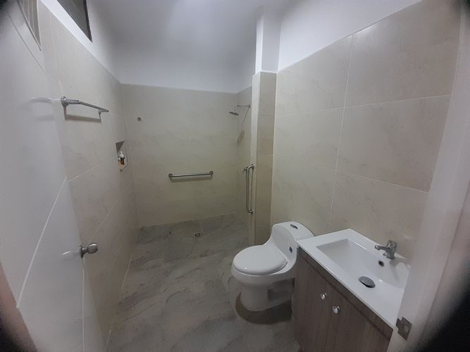Casa de 6 alcobas en venta en El Poblado, Girón, 334 m² · foto 6 de 19