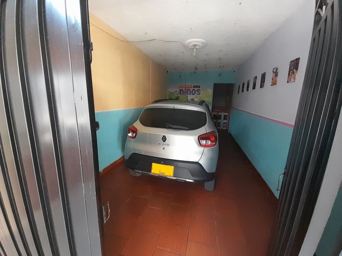 Casa de 6 alcobas en venta en El Poblado, Girón, 334 m² · foto 11 de 19